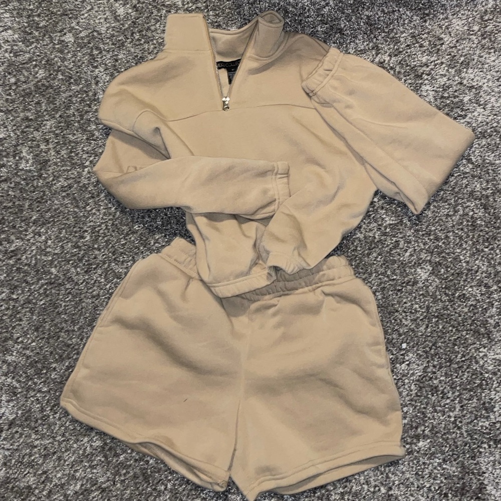 Cute tan sweats set